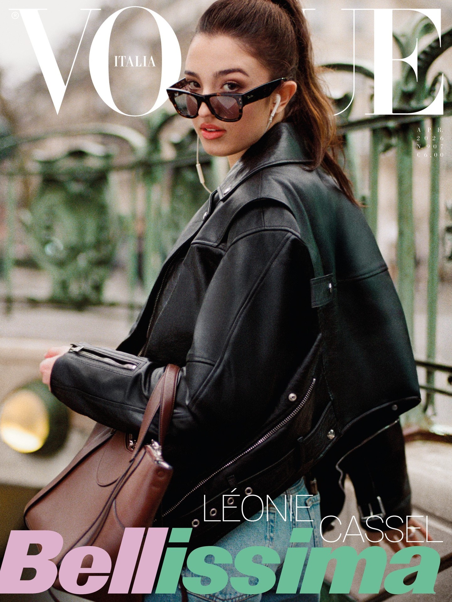 意大利版 VOGUE 四月刊 ，拍摄了 Monica Bellucci 与前夫 