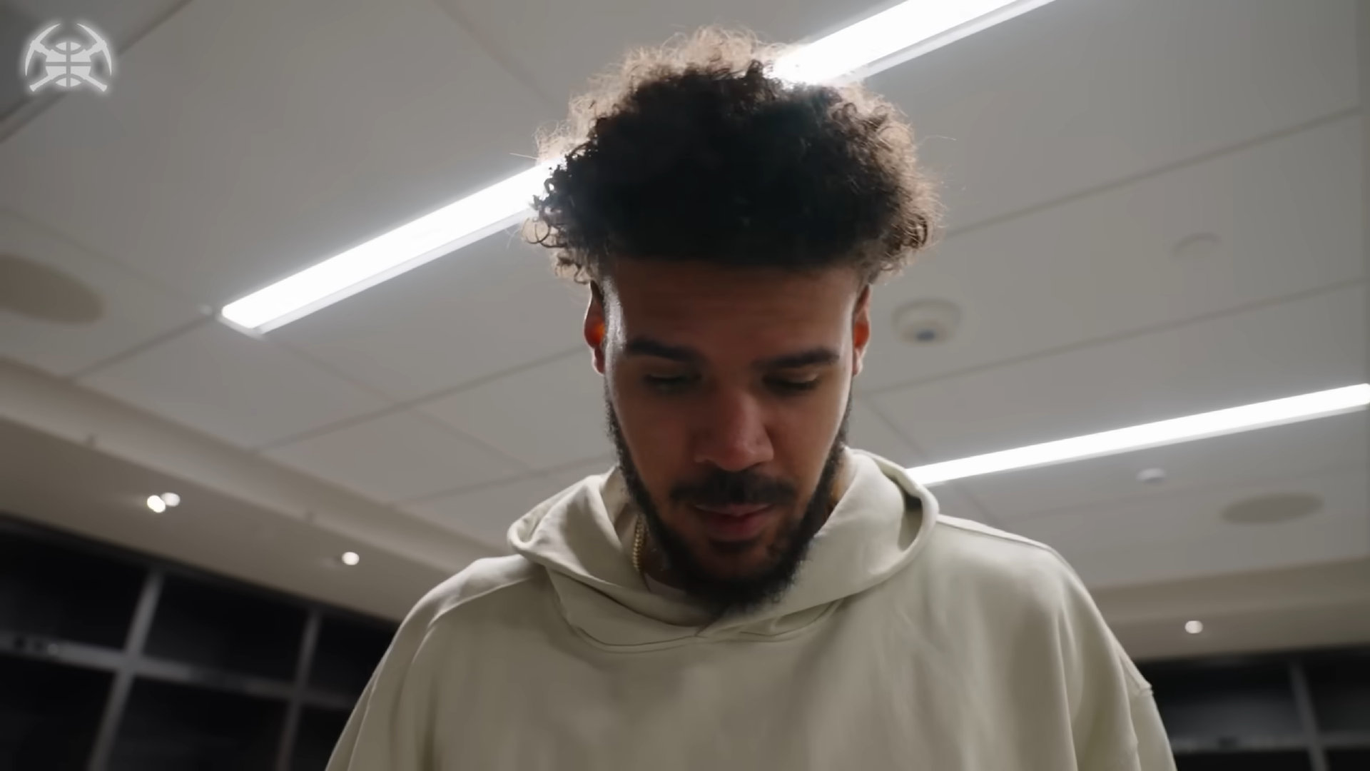 卡姆-约翰逊赛后坦言：“今晚我们本有很多机会赢球，第四节大部分时间都掌控着局势。