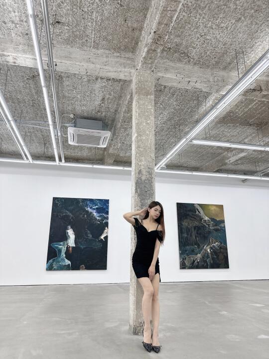 逛画廊真的很好玩！📸