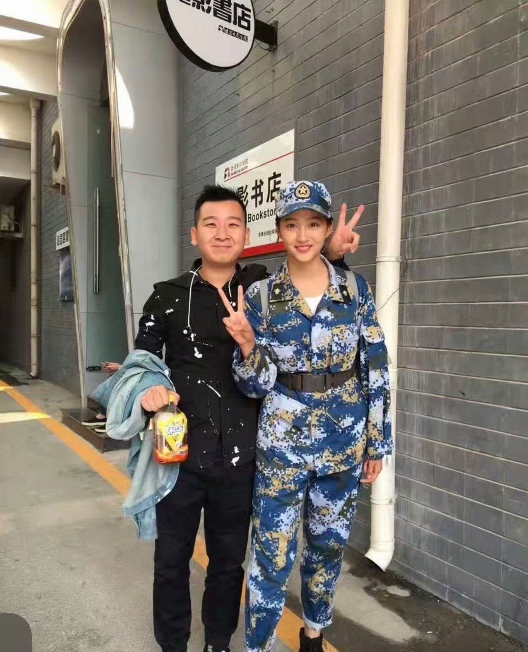 童星叮当称关晓彤火是应该的 演员努力和天赋哪个更重要 昨天之后 努力为王，实力说