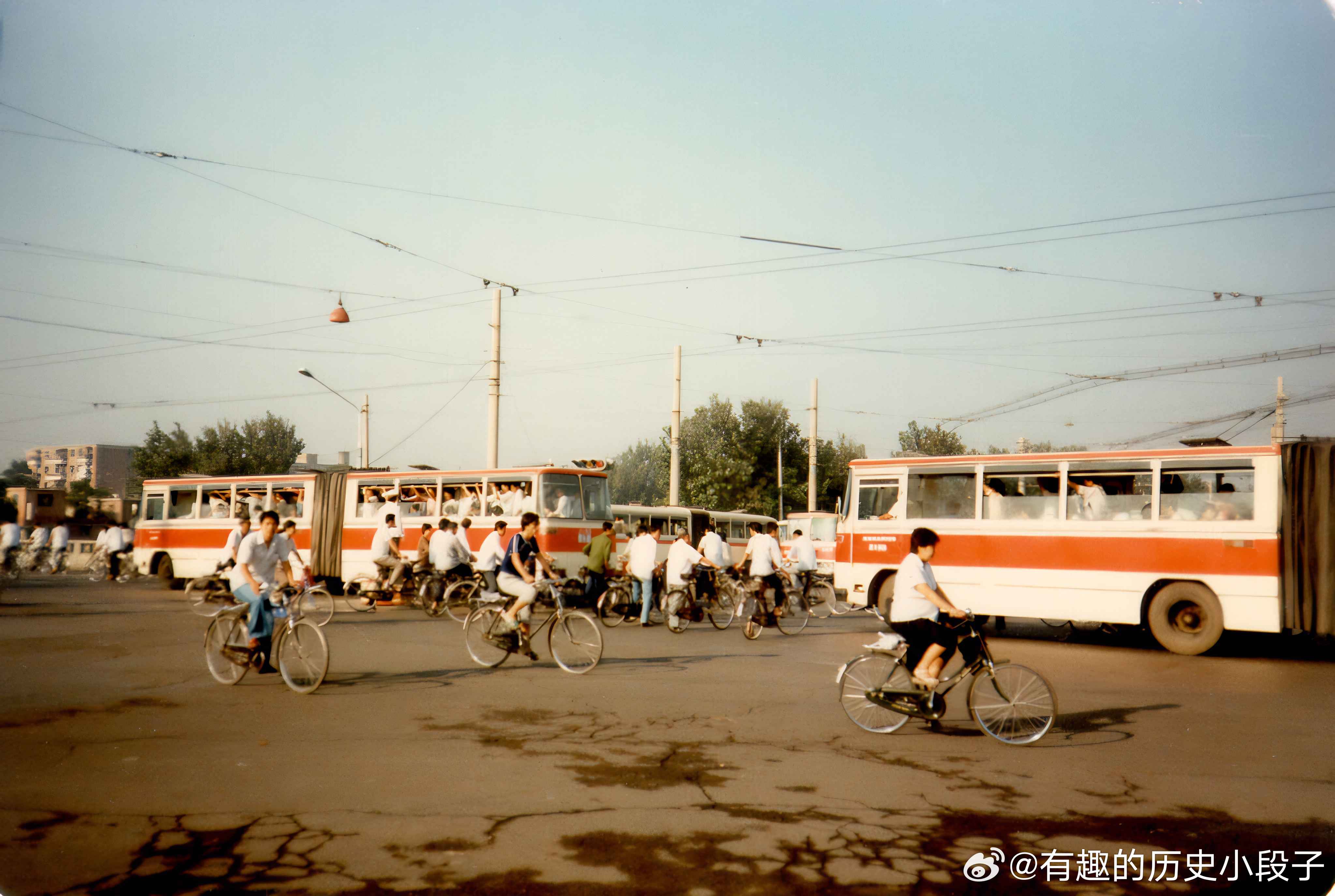老照片 八十年代 公交车老照片 