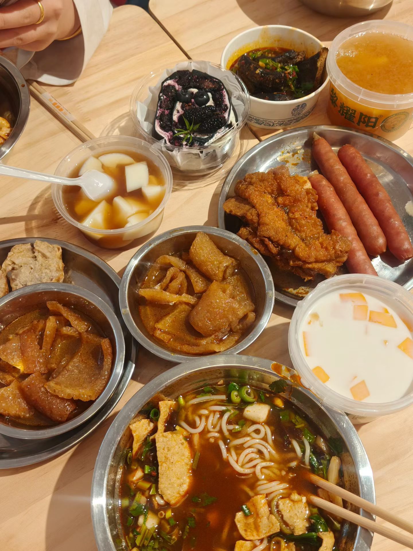 🐱 | 今天 嗦粉 好吃好吃好吃😋王子新_银渐层