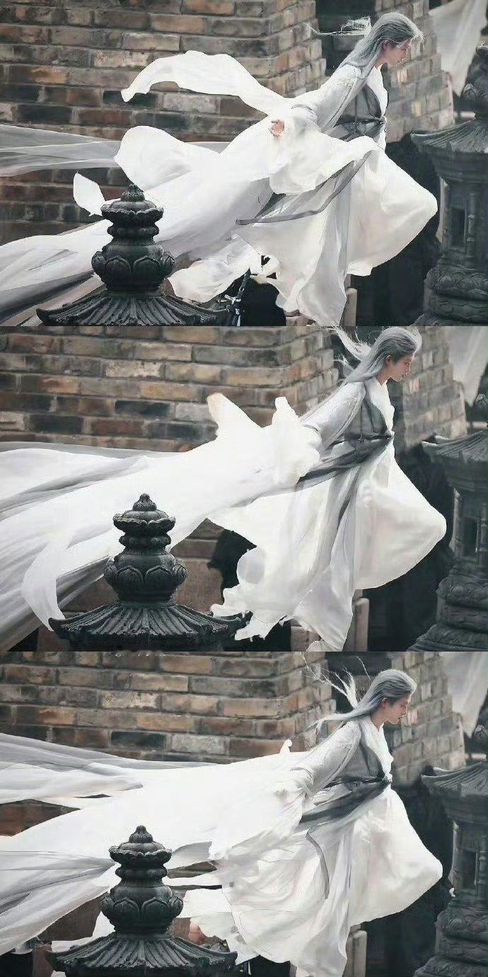 认真的吗？田嘉瑞月鳞绮纪和刘亦菲小龙女撞造型了，花粉都羡慕了吧田嘉瑞月鳞绮纪里面