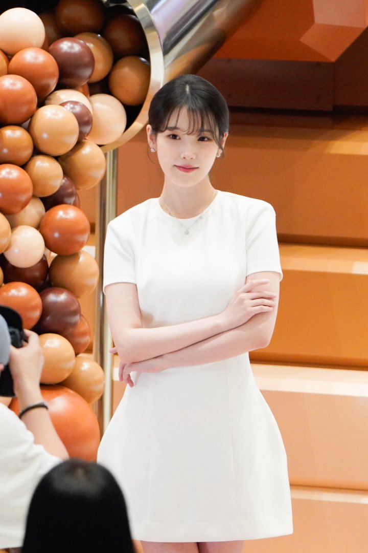 IU  ❤️IU高露洁口腔亮白美学大使 260226 IU雅诗兰黛快闪店活动高清