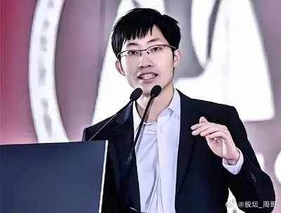 梁文峰不是量化交易的始作俑者！量化交易起源于 20 世纪 70 年代的美国。最早