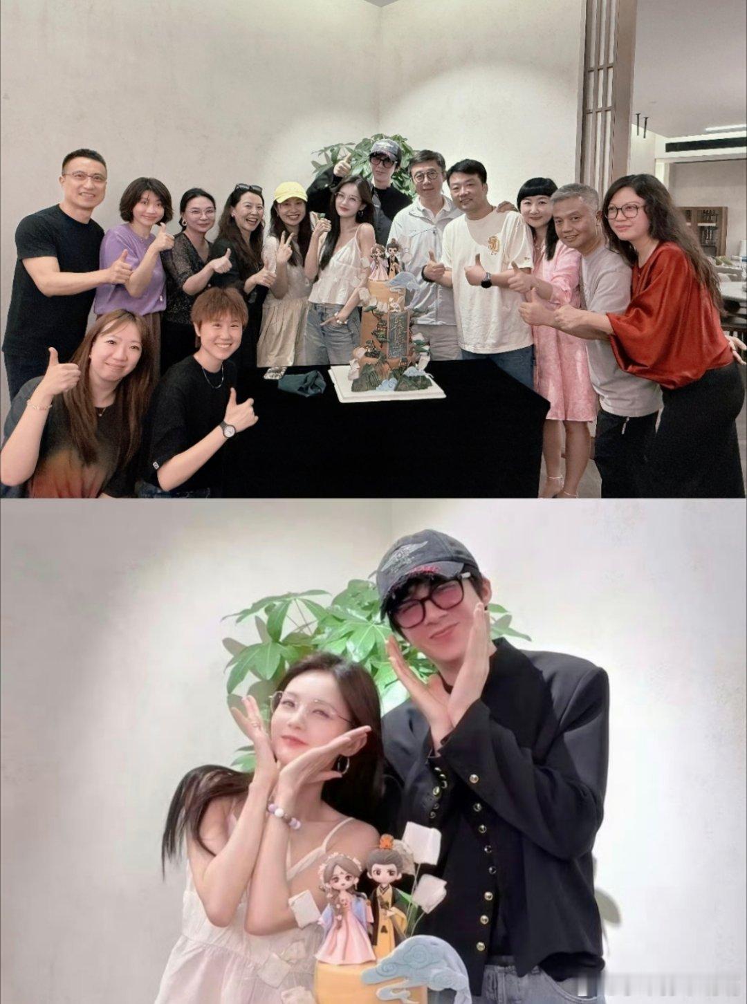 捡到一张书卷一梦全员带身份证的哈哈哈大合照宁哥站在后面，让我想起打鼓那个站位了，