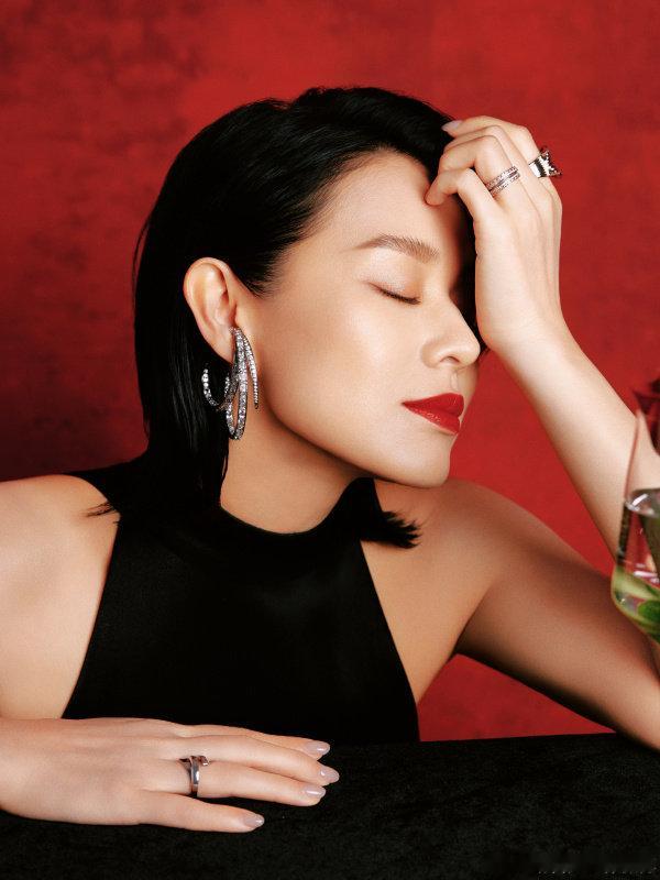 胡杏儿说富婆姐姐是毛坯人生谁能想到富婆姐姐的标签会出现在毛坯人生上？胡杏儿你是懂