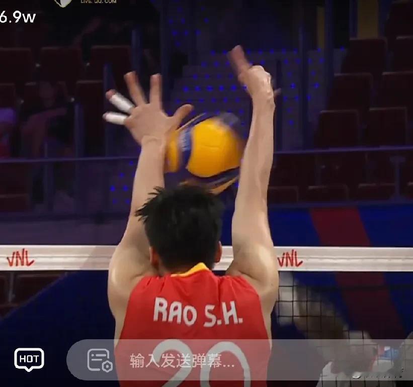 【从9-14落后到16-15反超，中国男排逆转获胜的一个关键的7-1小高潮】
中
