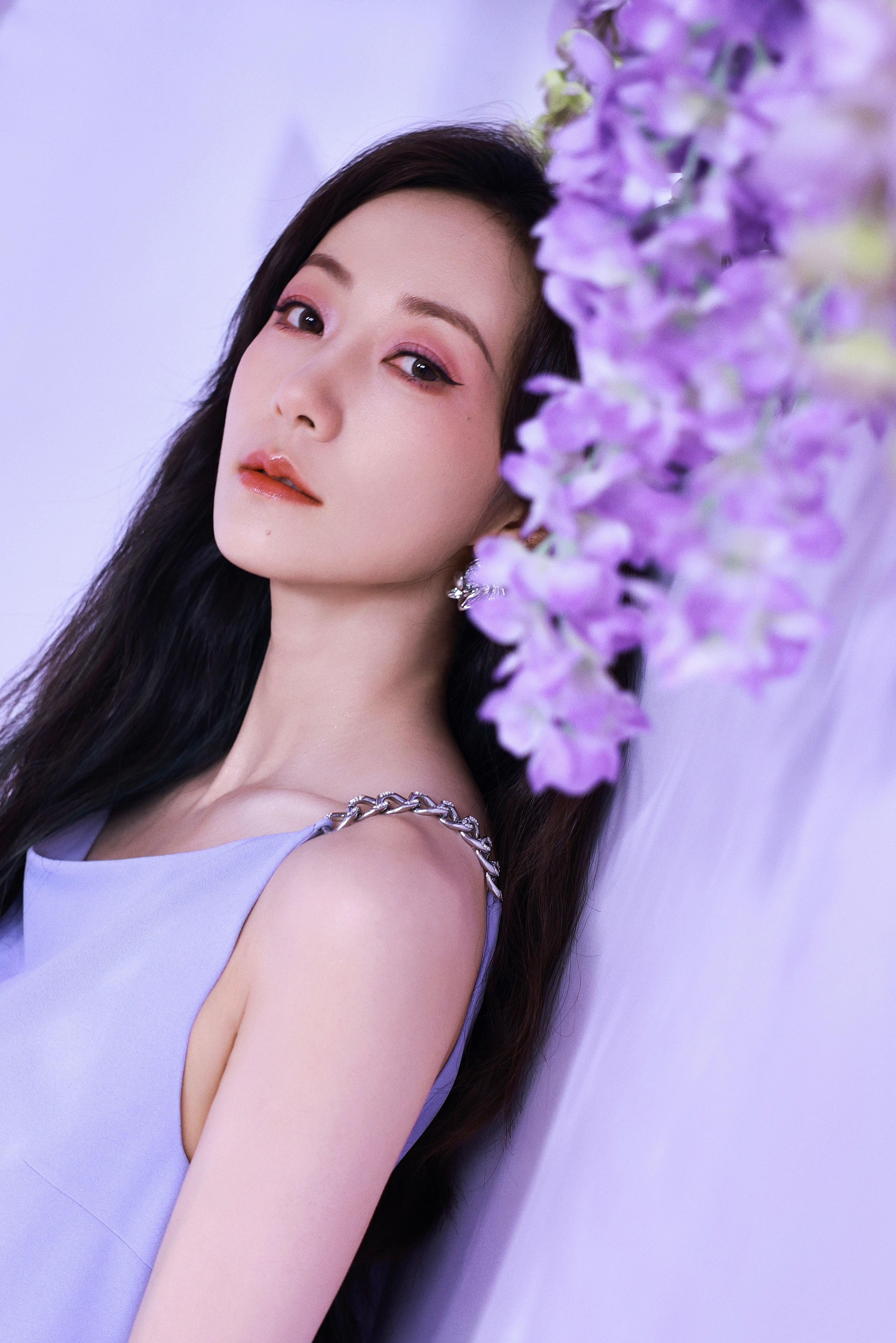 韩雪  紫藤花开，如梦如幻醉人心🌸 ​​​#大家好我是韩雪##韩雪玩梗# ​​