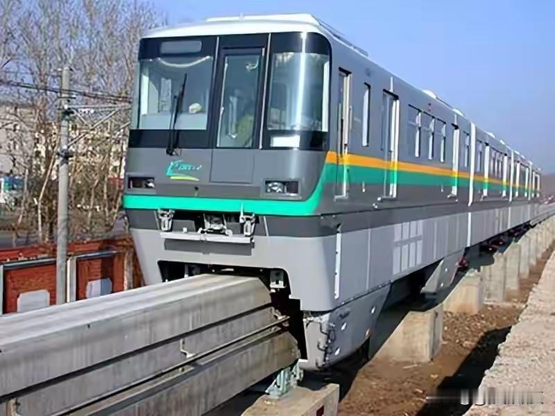 泉州中车，主要制造磁浮列车，城际列车，地铁车辆等，年造500辆，检修500辆的大