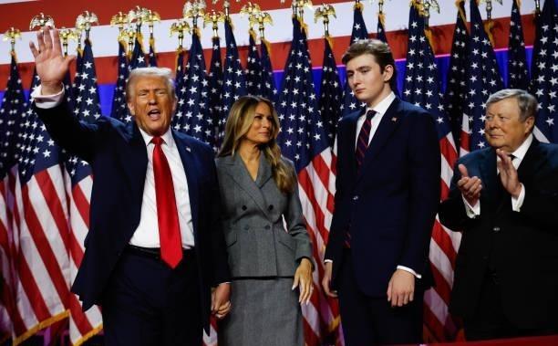 特朗普的小儿子巴伦，身高超2米，长相英俊，特朗普出席活动经常带着他，在特朗普的支