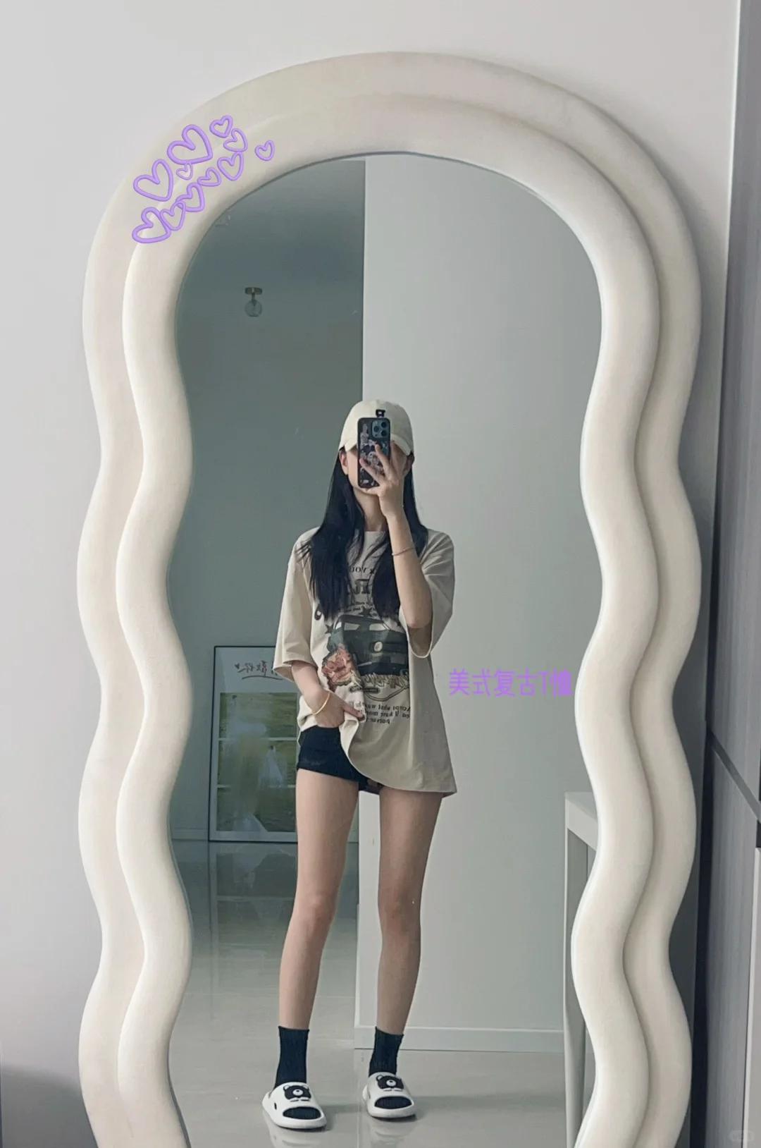 #夏日生活打卡季#👗👀 时尚小心机，轻松get下衣失踪术！👀👗
一件超大