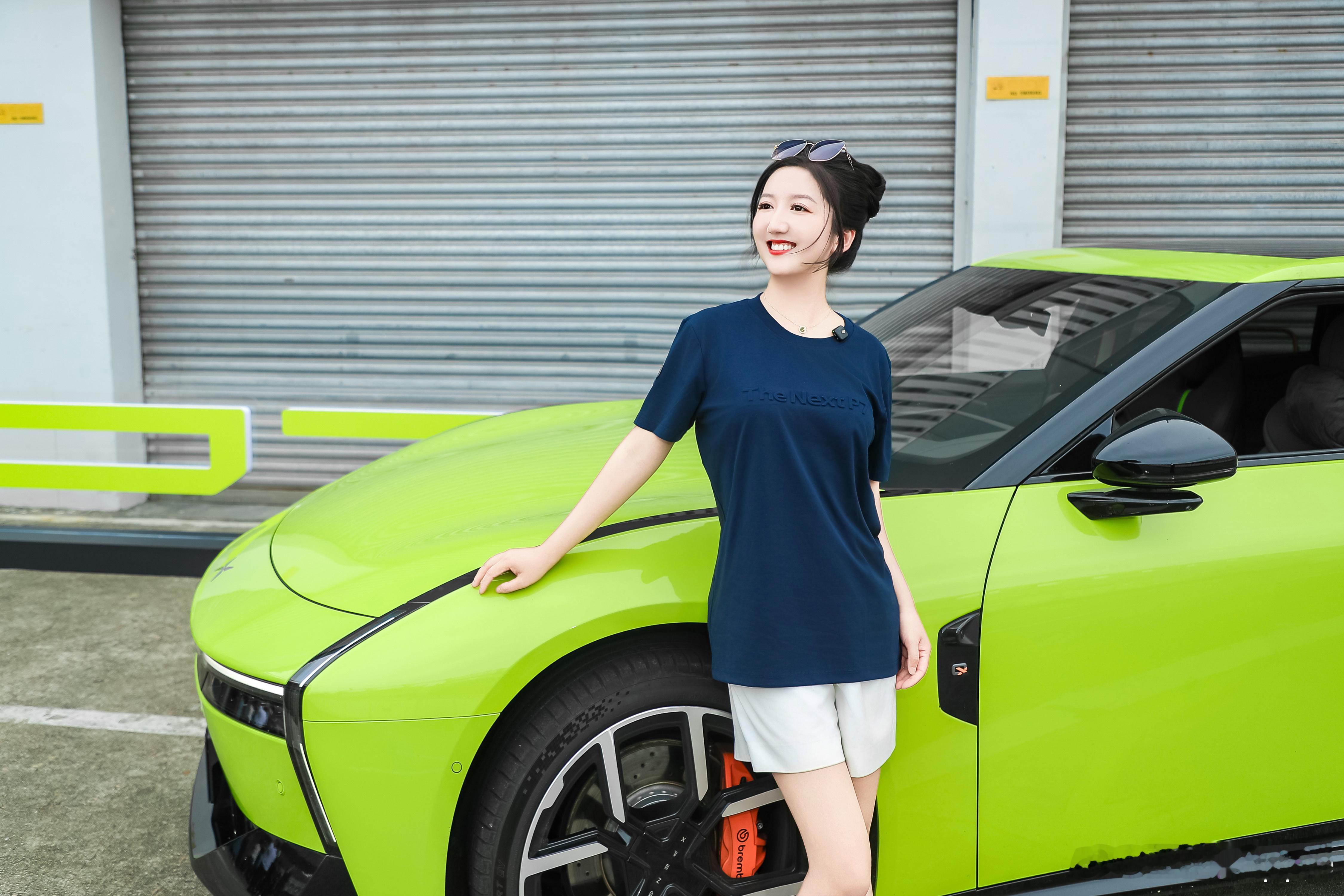 今天在珠海赛道又玩开心啦[打call][打call][打call]全新小鹏P7在