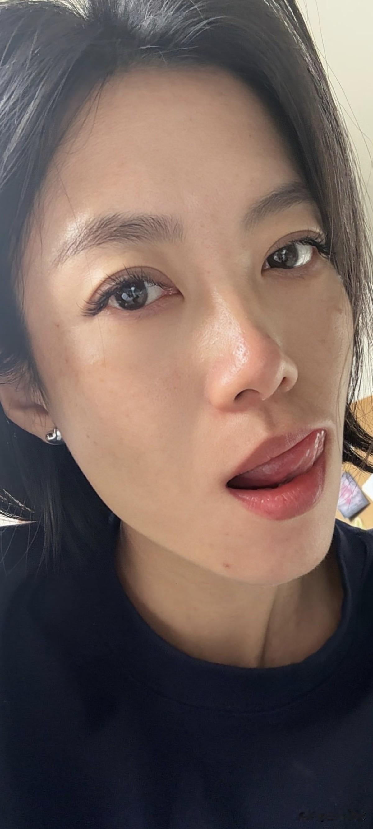 生活中的小确幸，每一次低头笑一笑，都是对未来的美好期许。 ​​​