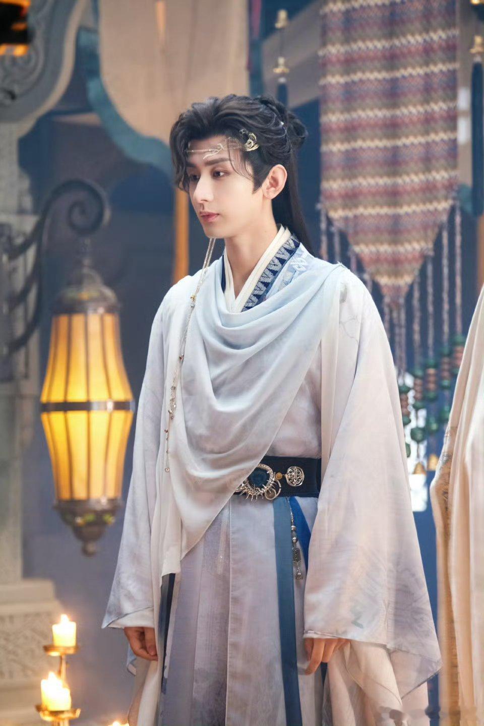 V成毅天地剑心cy成毅王权富贵成毅，愿所有繁华皆入你眼，所有烦恼自行消散，愿你星