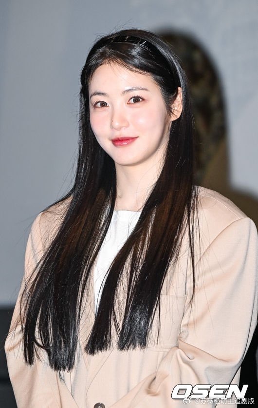 【独家】辛叡恩遇见李宰旭...《军伯医生》女主人公 8日下午OSEN采访结果显示