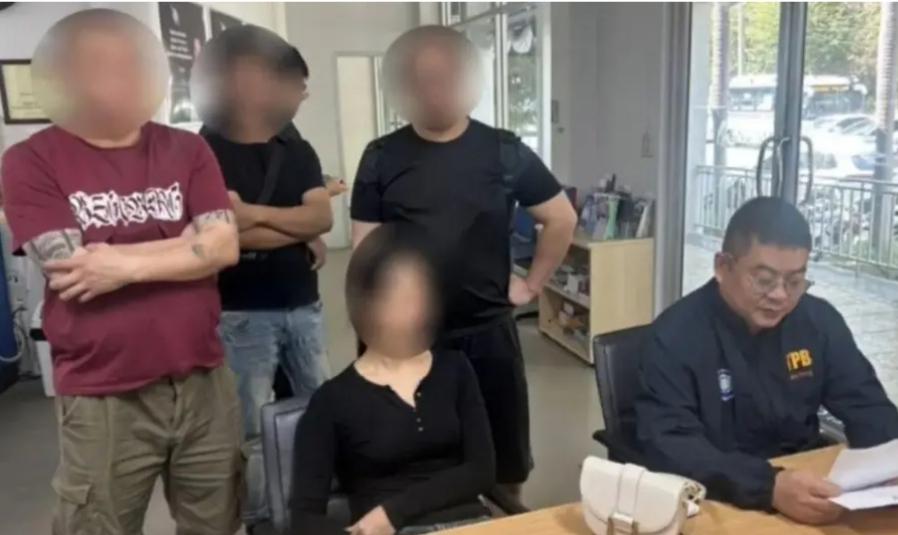 台湾男子与泰国女友在芭堤雅激烈争吵后失忆，三天后被警方发现躺在医院病床上。

今