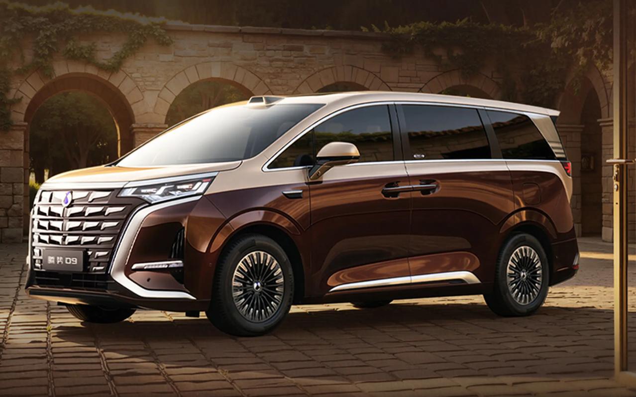 果然没白等！第二代腾势D9上市，第二代刀片电池+闪充，35.98万起


重磅消