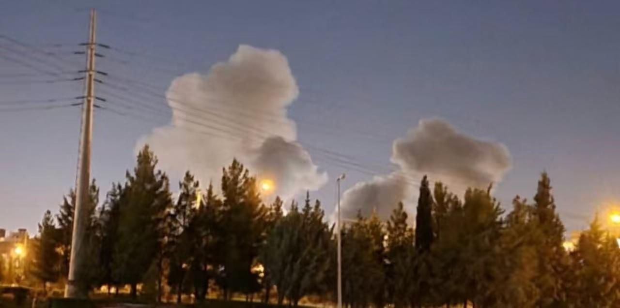 美以打仗确实比俄罗斯狠多了。美以天天往死里炸德黑兰，德黑兰连续两周几乎每天都有几