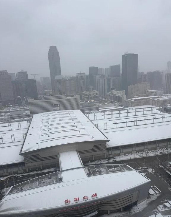 3.18沈阳又下雪了…
一觉醒来我的城市下雪了 我的城市下雪咯