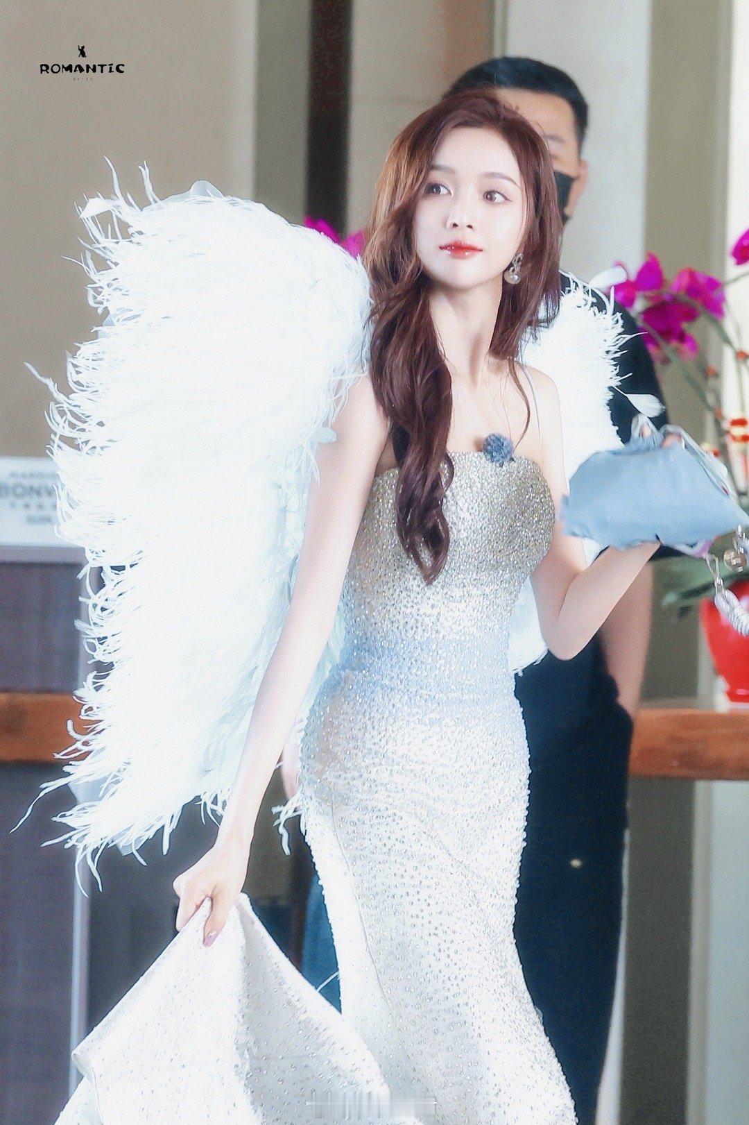 吴宣仪一字带嫩足