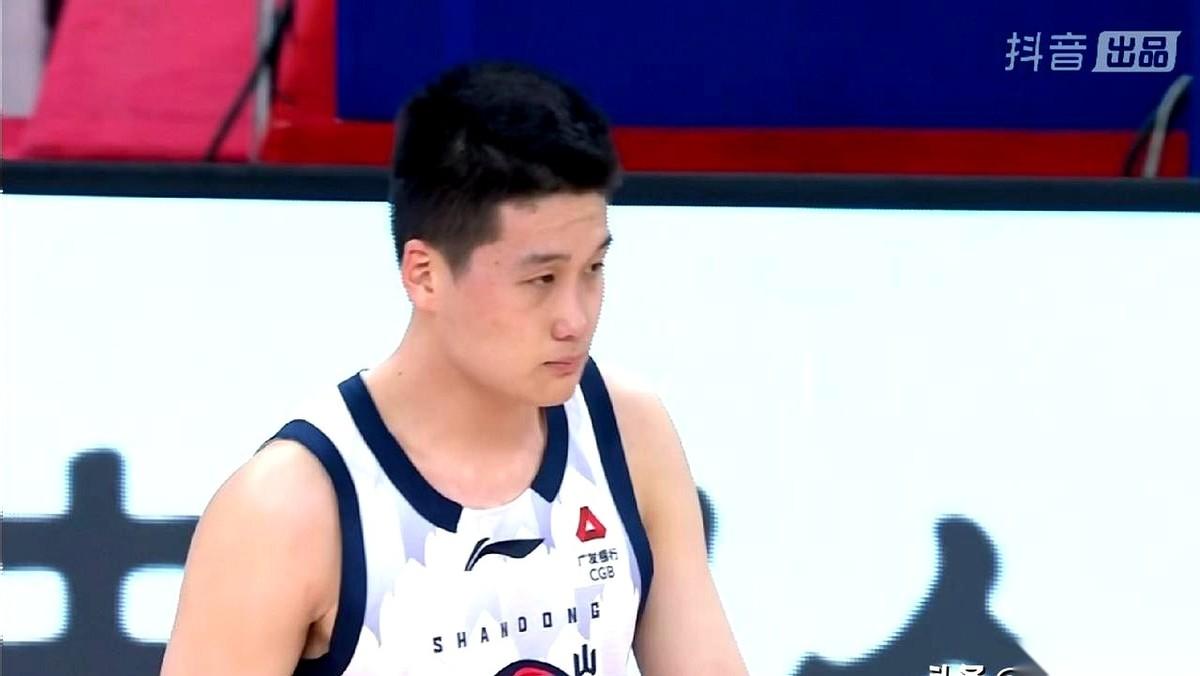 球又输了。
而且是输给了上海，输了16分，说实话，挺没劲的。
但今天我不想骂人，