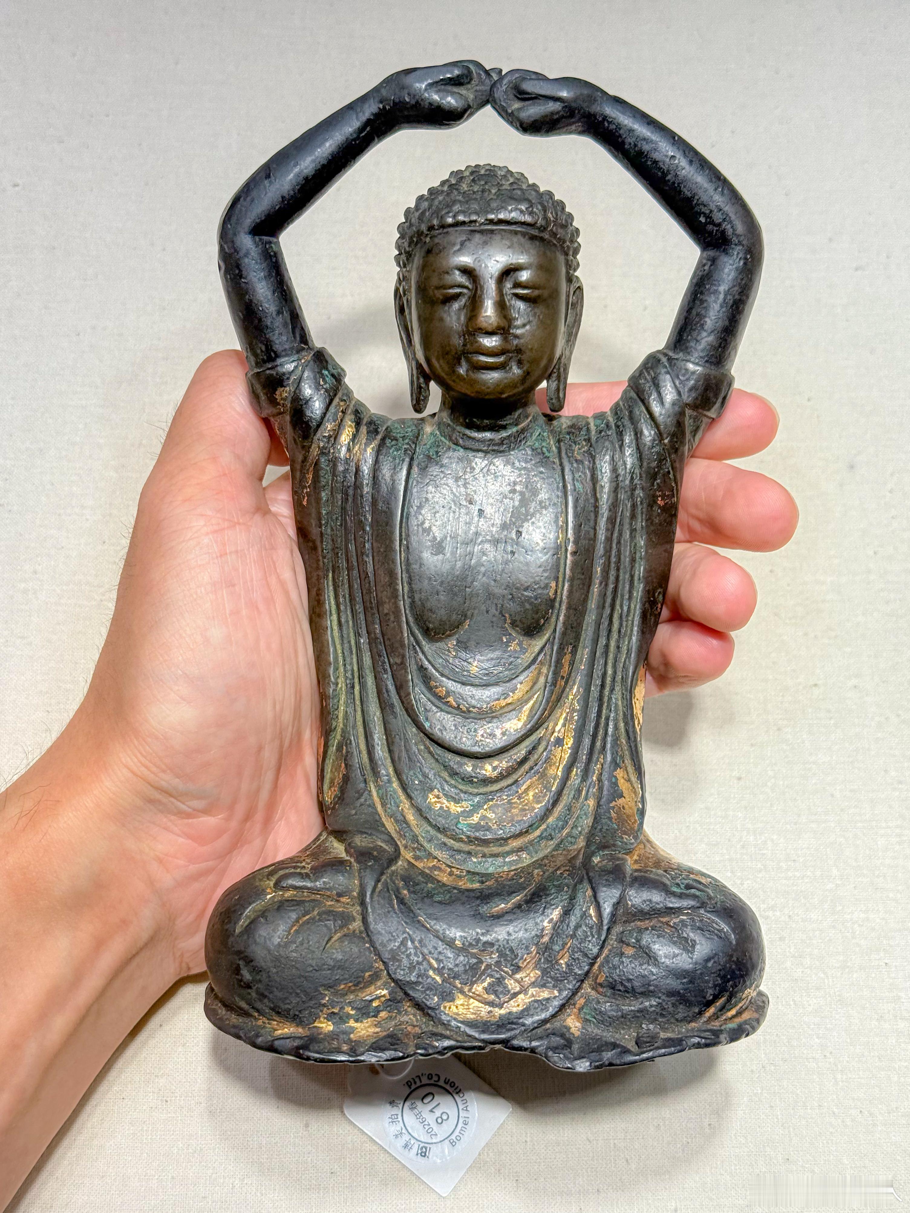 这种手势的辽代大日如来所见最大的一尊，皮壳熟份，粗犷雄壮，漂亮 