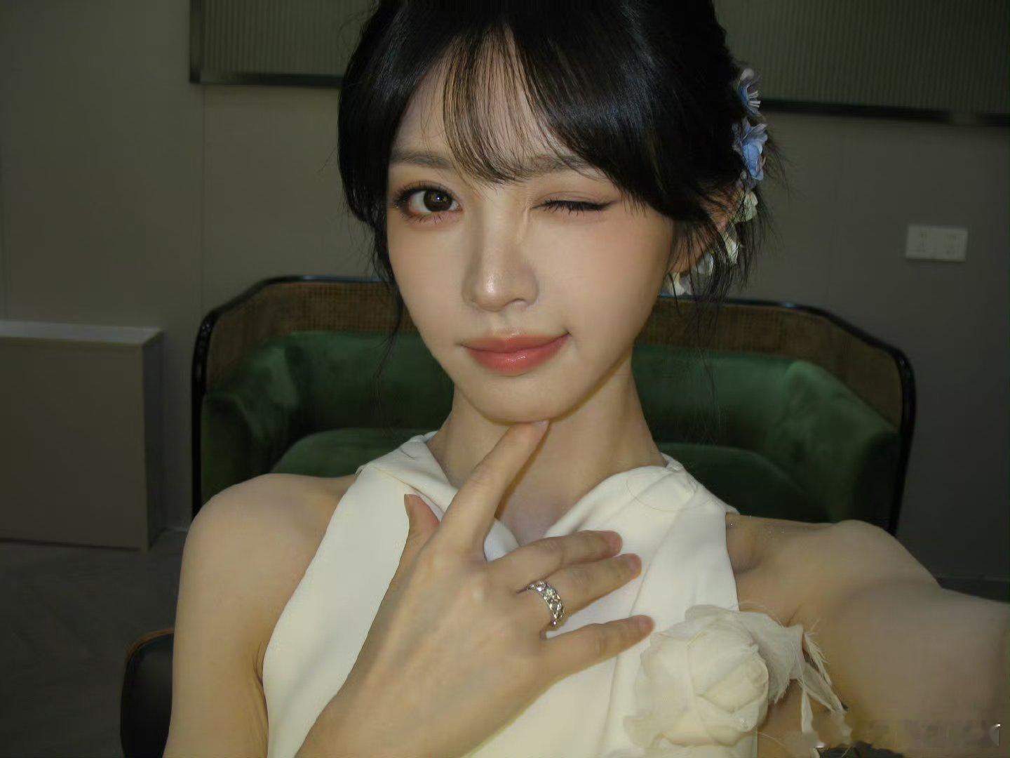 金鹤龙化的田曦薇完全顶美 这大眼睛 太绝了 