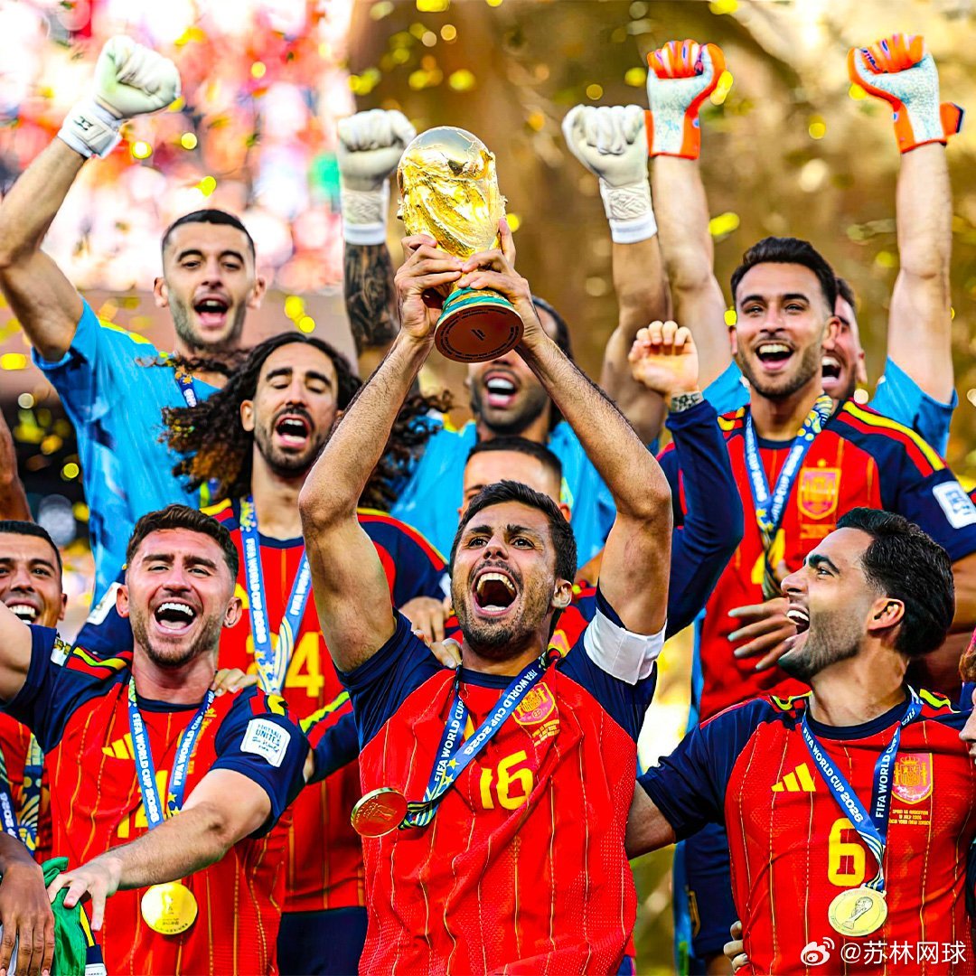 西班牙👉大力神杯🏆罗德里👉金球⚽姆巴佩👉金靴亚马尔梅西西班牙冠军西班牙v