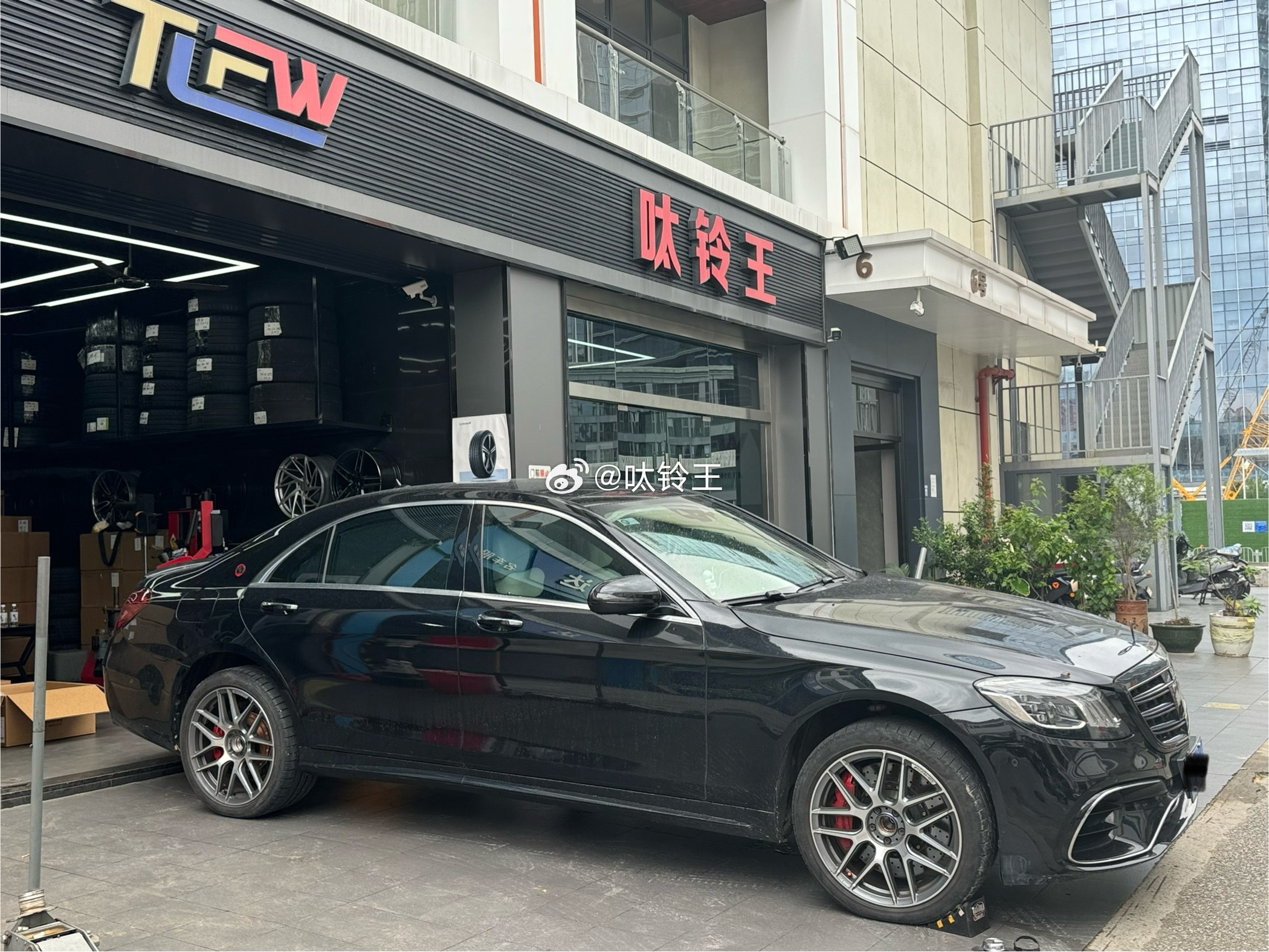 奔驰S W222 ，开工换新鞋 