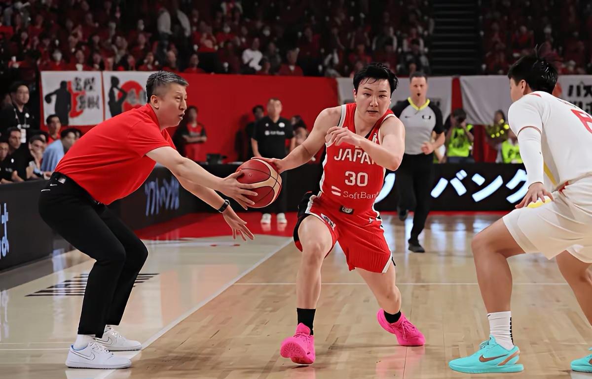 中国男篮冲绳绝地求生，核心在于两负韩国之后痛定思痛，不再召集所谓网红球员入列，不