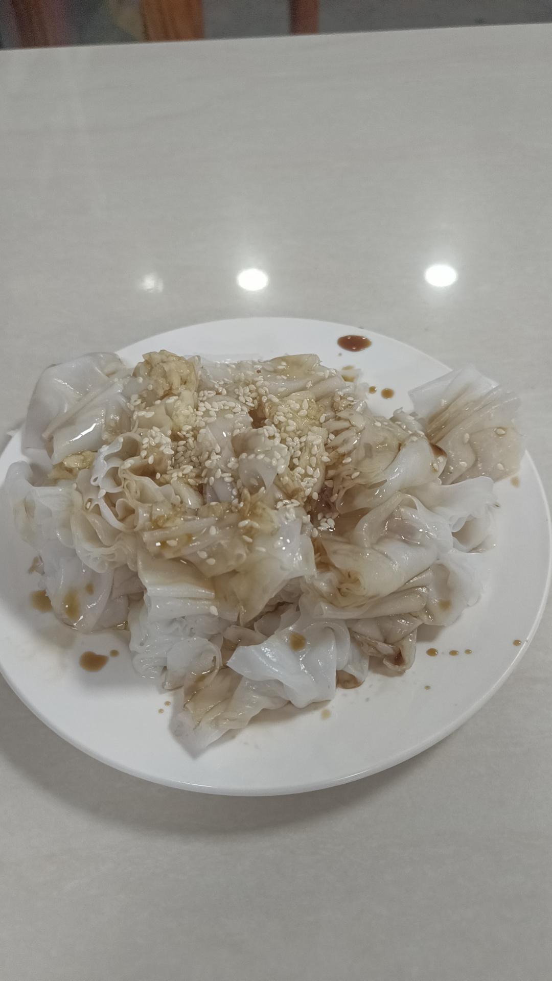 吃最便宜的宵夜，三块钱的安铺粉，地址在三中路口，味道好极了。#安铺粉 #地方特色