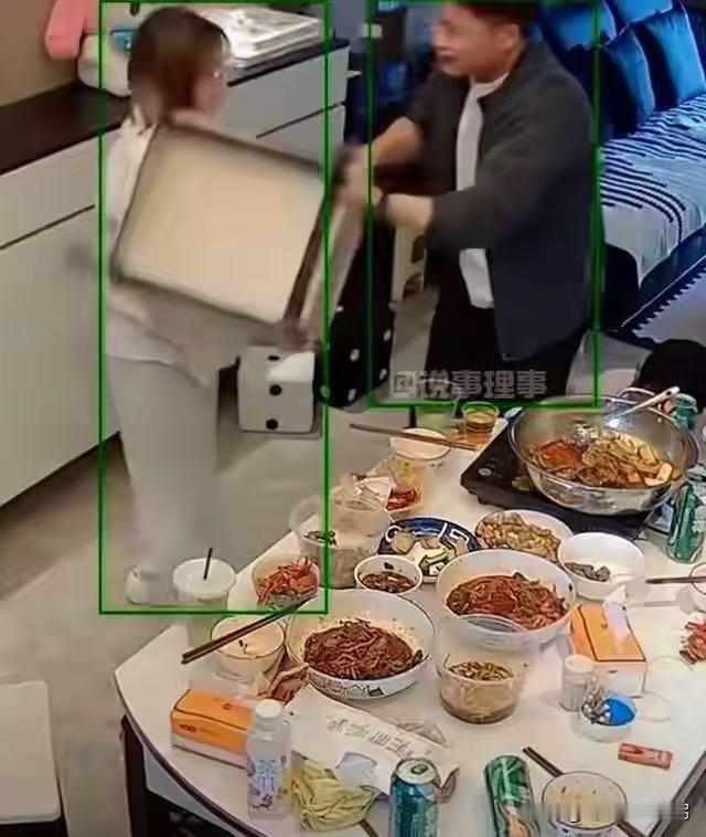 浙江宁波，男子带3名男性朋友回家喝酒，妻子精心备菜后回卧室更衣休息，男子竟不顾妻