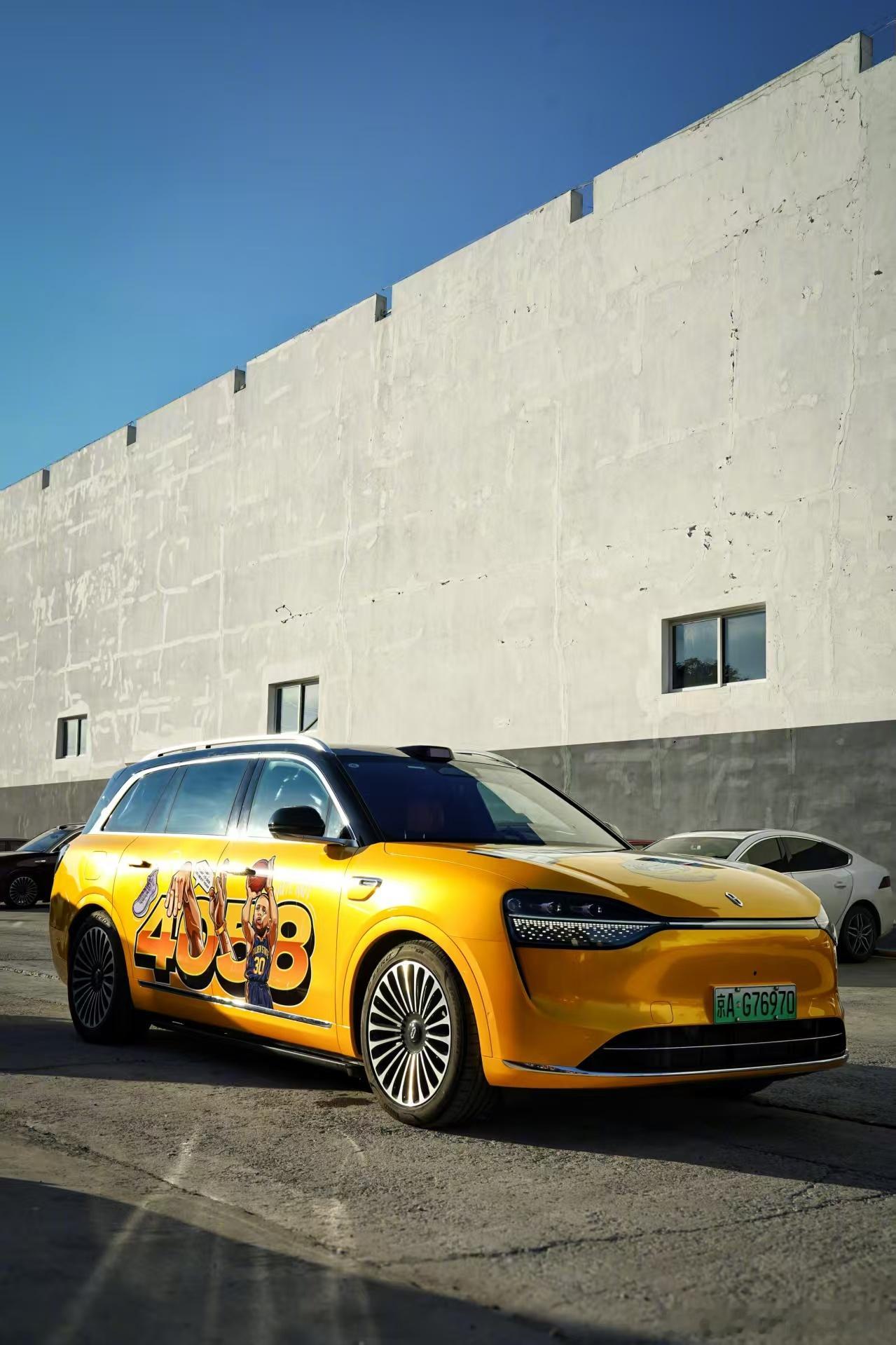 库里中国行，从北京到重庆，这是要坐上问界M9了[doge]。战车我觉得搞的可以，
