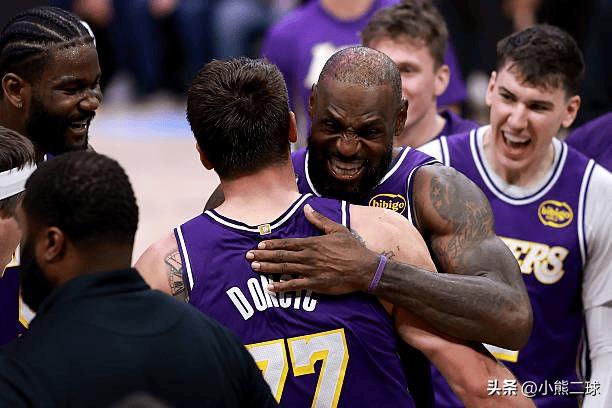 湖人记者 Dan Woike发文称赞湖人今日表现：东契奇砍60+、詹姆斯砍下三双