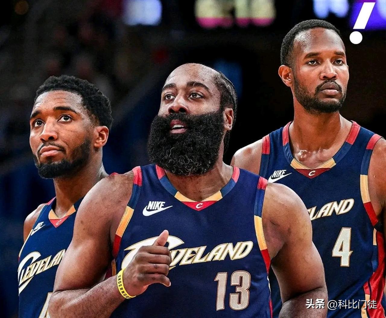 米切尔最不用让人担心的四个点


第一，米切尔属于典型的季后赛要大于常规赛的球员