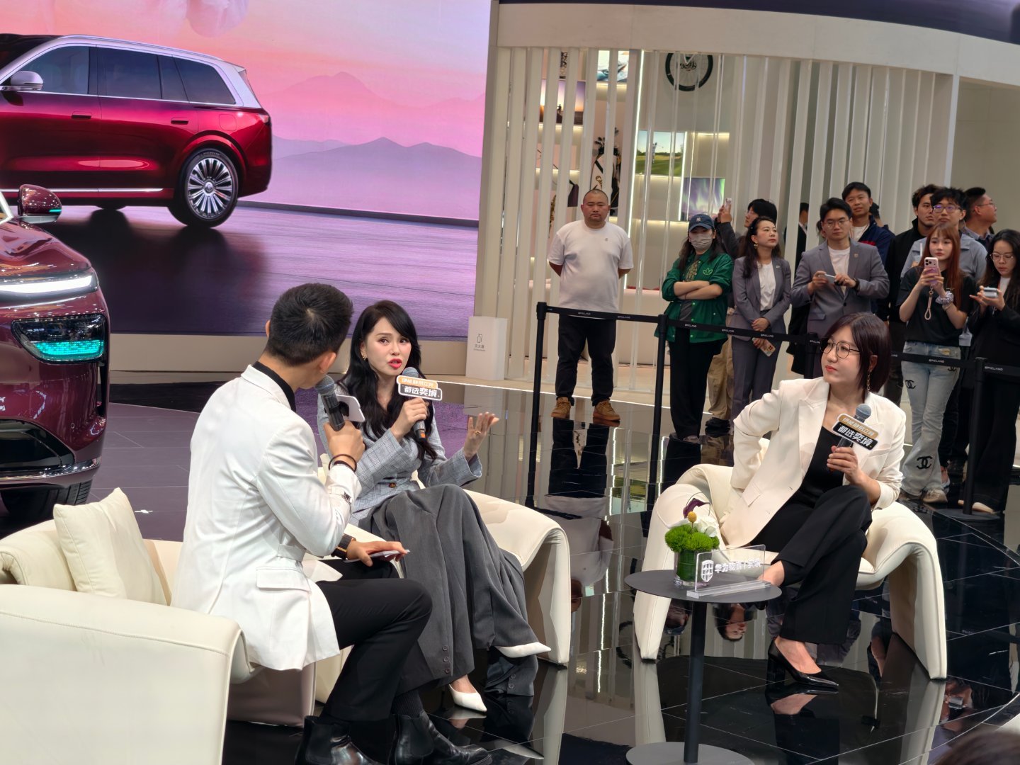 现在的谐音梗玩的挺好，奕境～伊能静/易立竞。2026北京车展