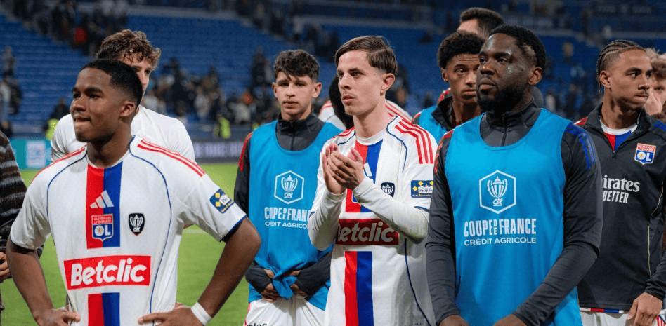 乌姆蒂蒂：恩德里克拿球第一想法就是射门，他必须做出改变