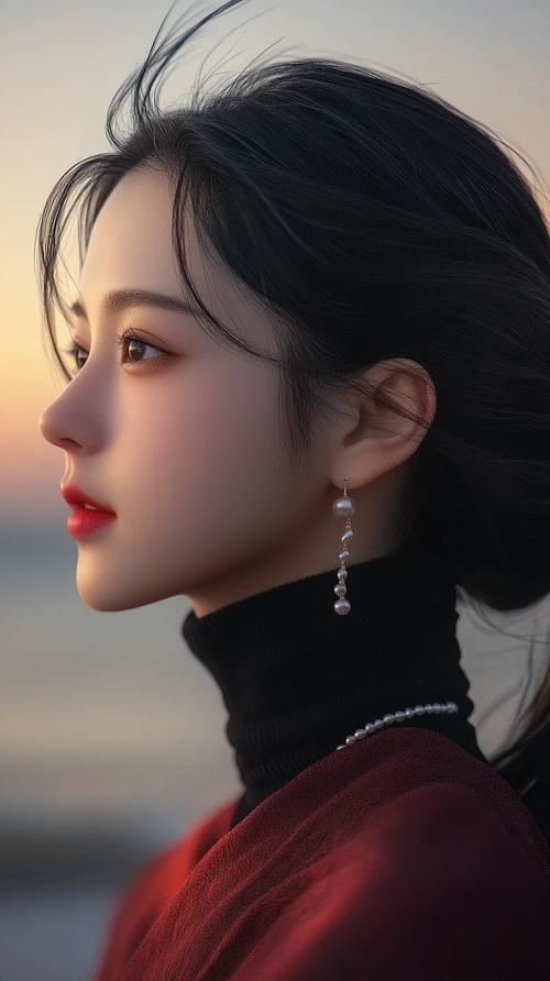 上联：抬头还是当年月，
下联：回首已非儿时人。