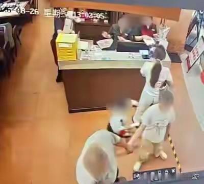这几年回顾这几起引发巨大争议的事件，它们有着惊人的相似之处：

第一，先入为主，