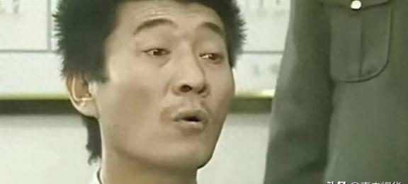 亲爹被打、祖坟被刨！2002年，广西男子因祖坟被挖，一怒之下灭仇家满门，炸完村委