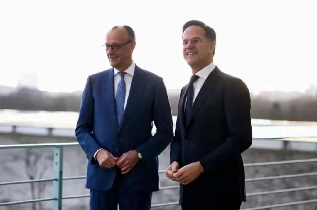 俄乌接近停战，欧洲却陷“战争焦虑”，疯狂示警普京马上要打过来