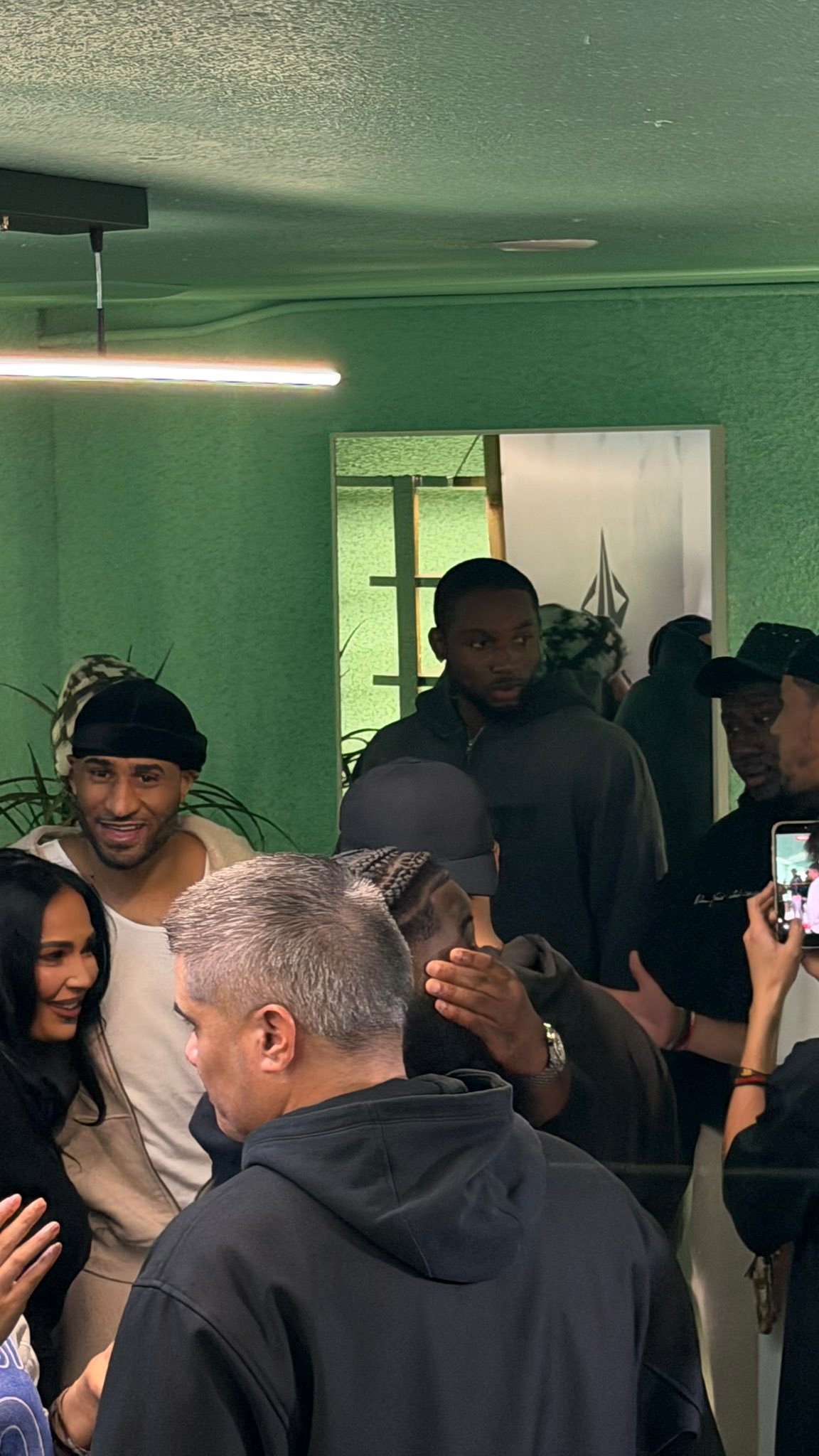 这库明加看着怎么像嘴哥？