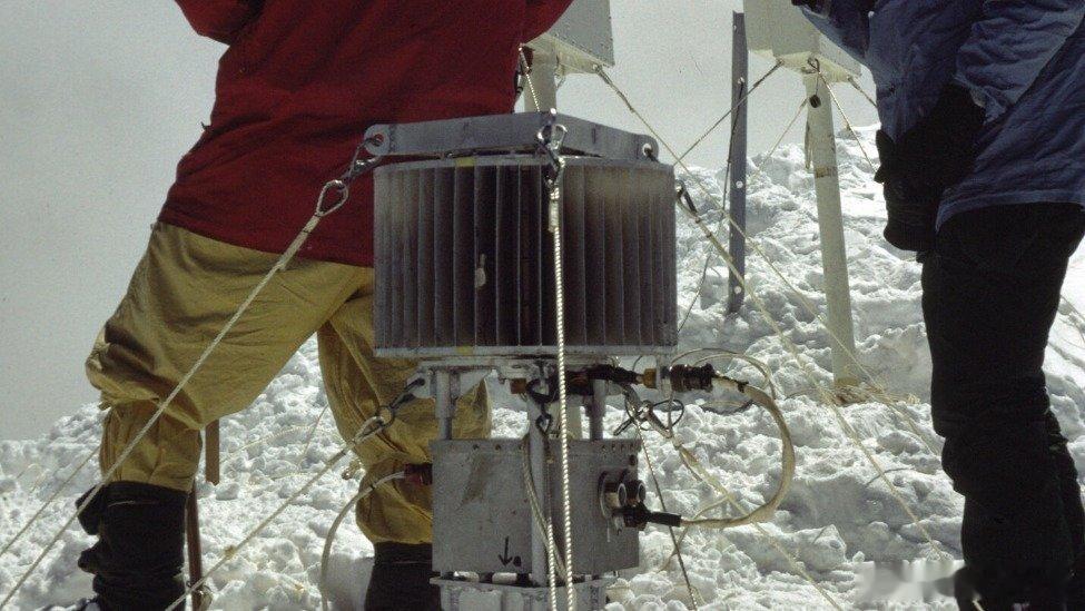 凤凰新闻【美媒：为监听中国，美印曾在喜马拉雅山搞丢了一台核装置】【文/观察者网柳