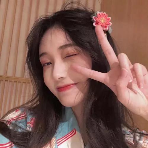 元气少女，可爱花环，微笑比心，元气满满的一天😊少女感花环 梦幻花环造型 法式花