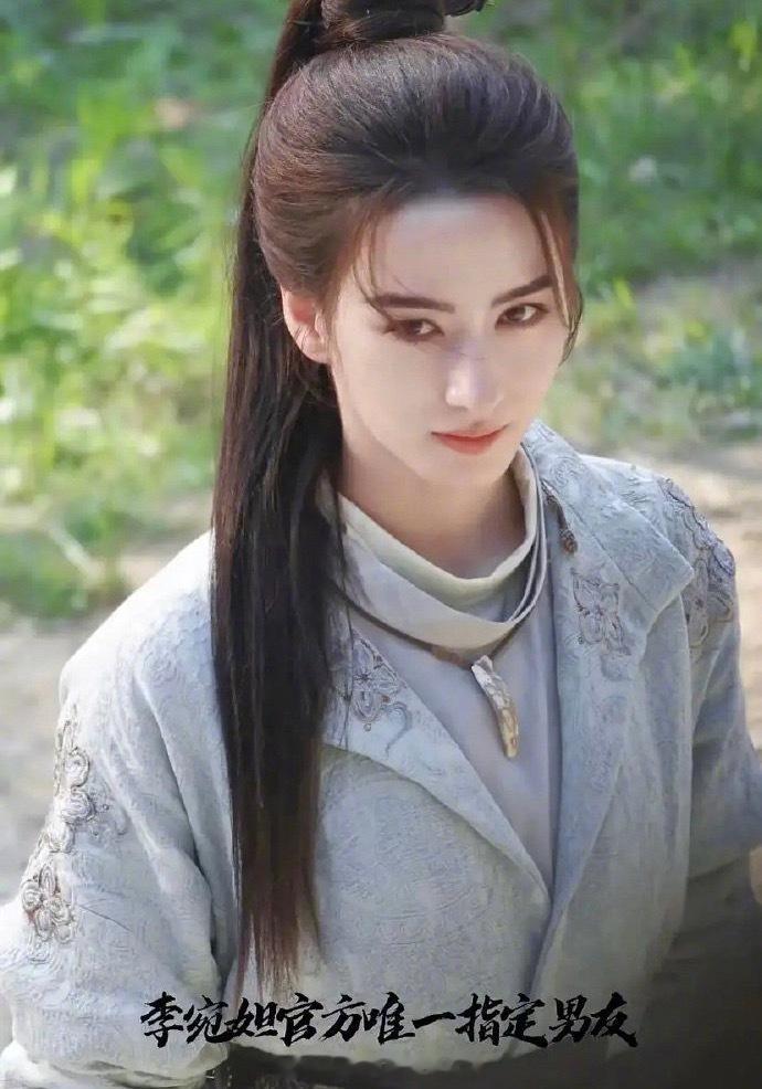 张凌赫《刺棠》的女主从宋祖儿变李宛妲了。因为番位谈不拢？李宛妲资源真不错啊，大饼