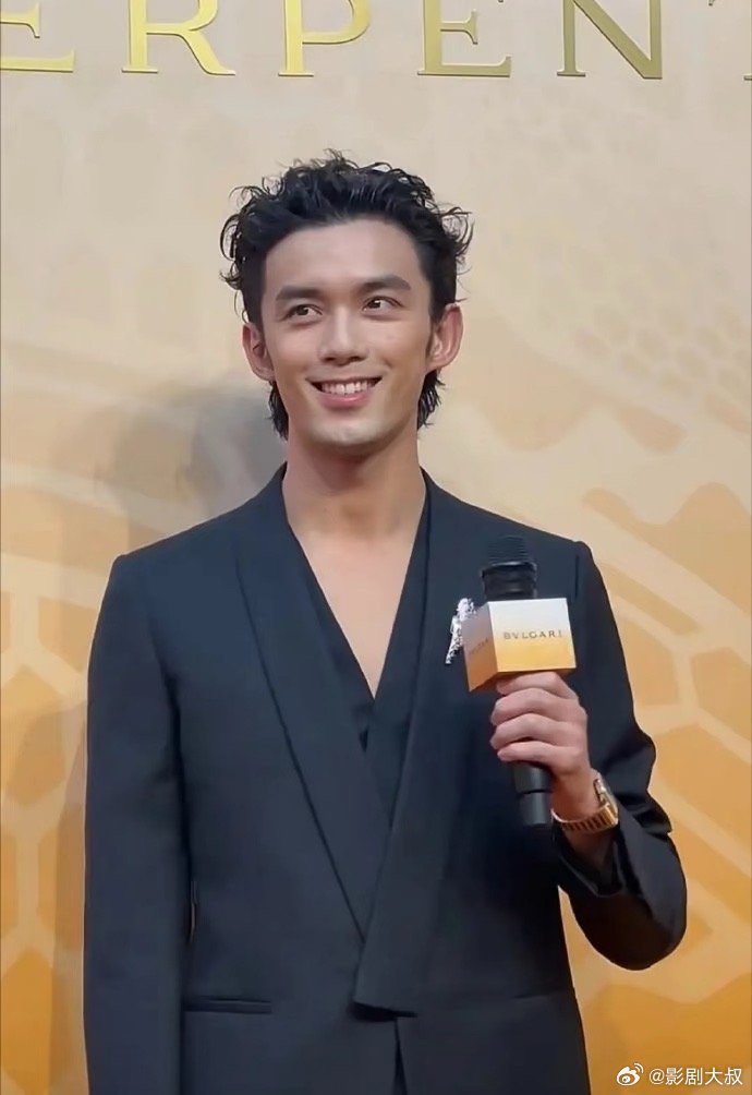 吴磊真是一次灯光不行，风评就被害啊这不是颜值很在线嘛 ​​​