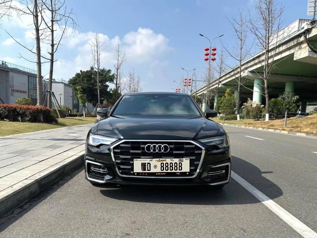 在豪华中大型轿车里，奥迪A6L绝对是绕不开的热门车。商务场合撑得起场面，家用也够