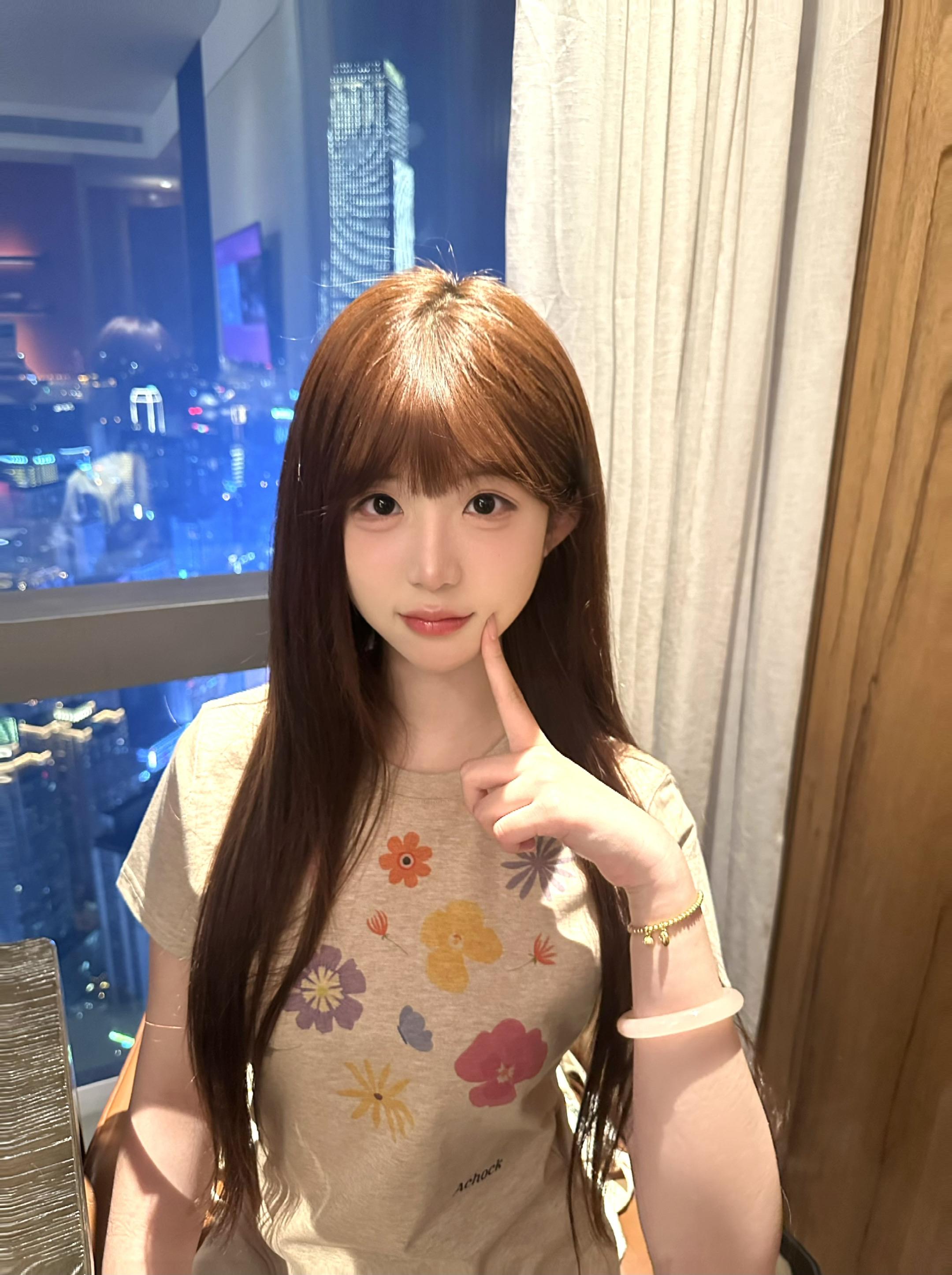 后来我的朋友都有点烦我了 因为在不爱你这件事上我总出尔反尔