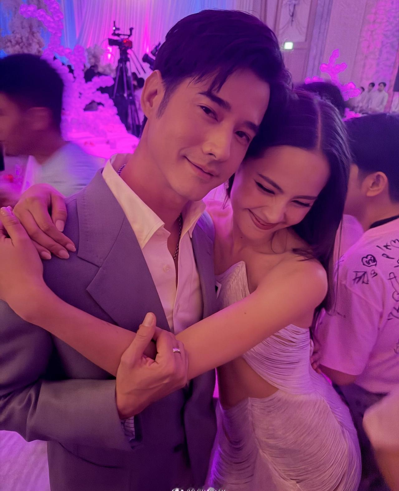 救命…NaYa婚礼上的帅哥浓度也太高了！
但说实话，绕了一圈还是小马哥法拉利最顶